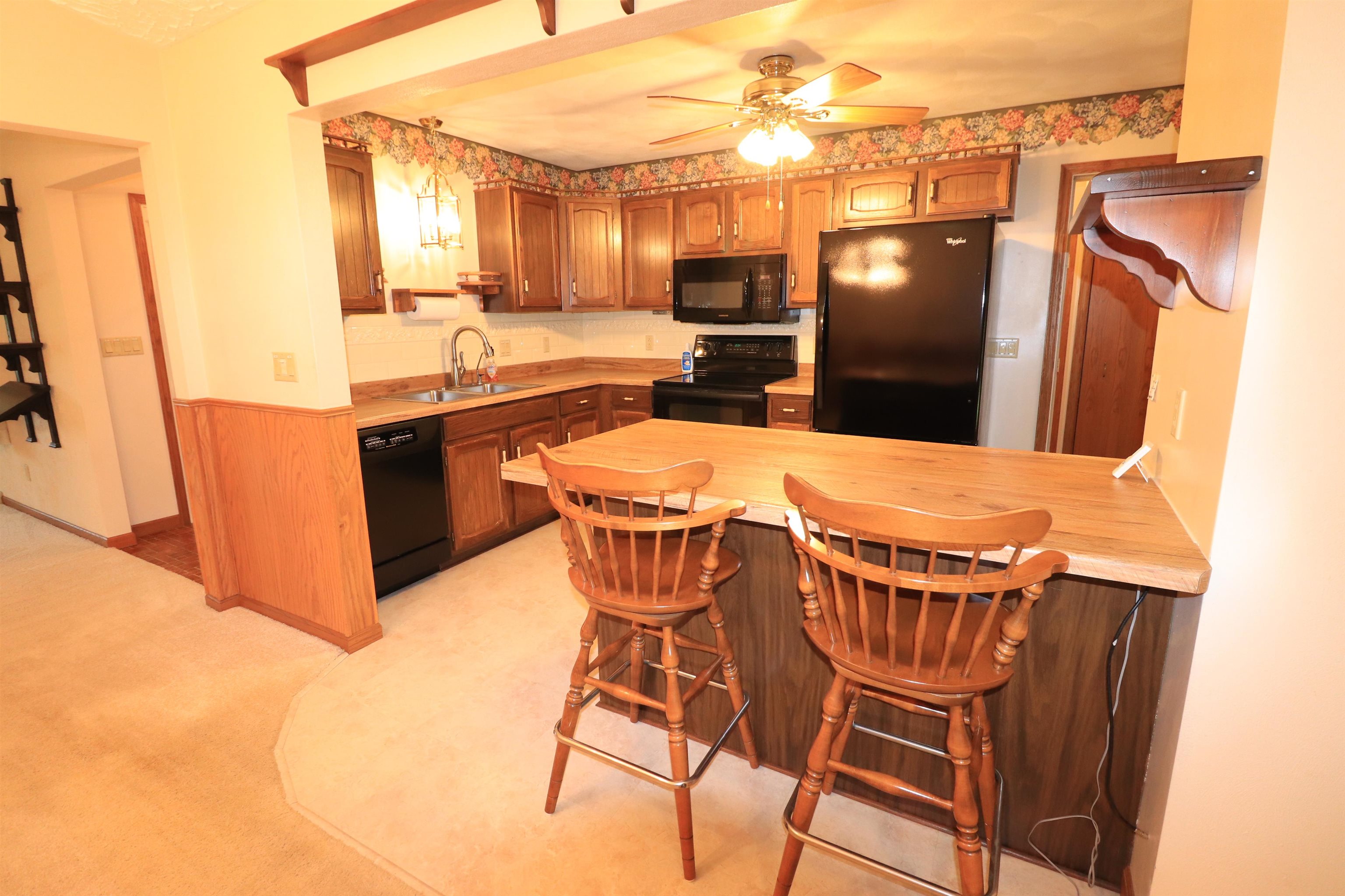2421 S Victory Drive