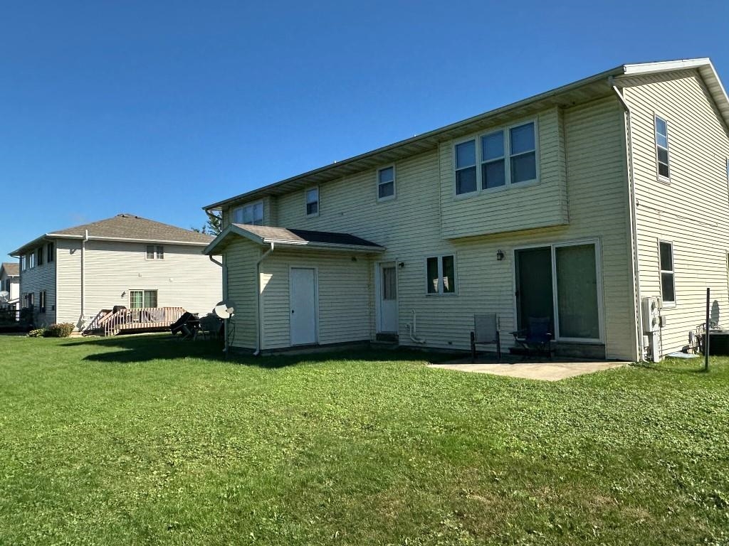 Stoughton, Wisconsin 53589, United States, 6 Bedrooms Bedrooms, ,5 BathroomsBathrooms,Residential,Active,218516