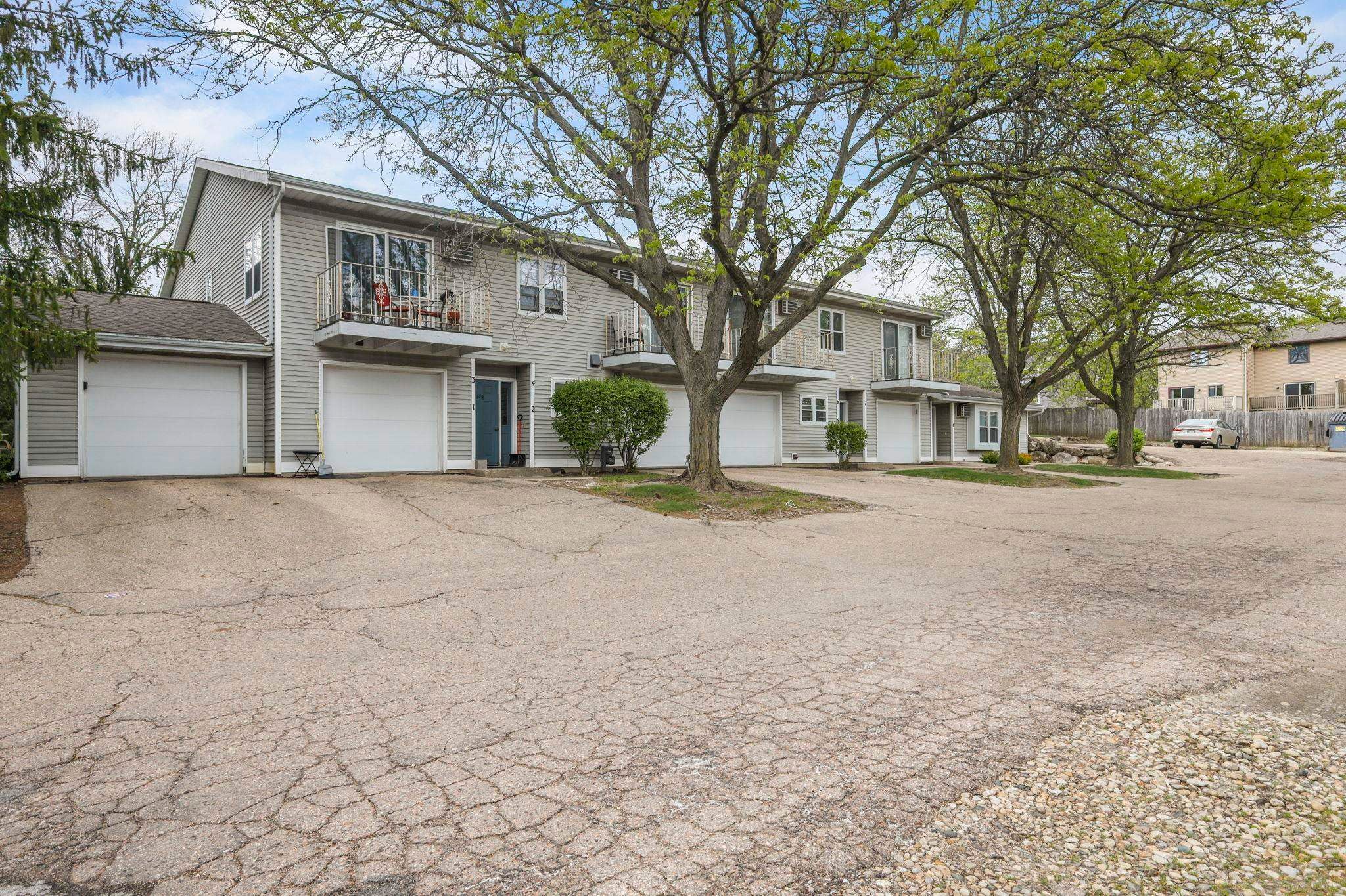 1049 & 1057 McKenna Boulevard