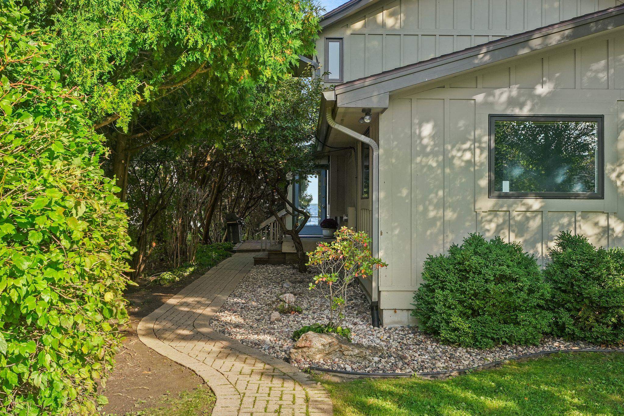 2609 Middleton Beach Road
