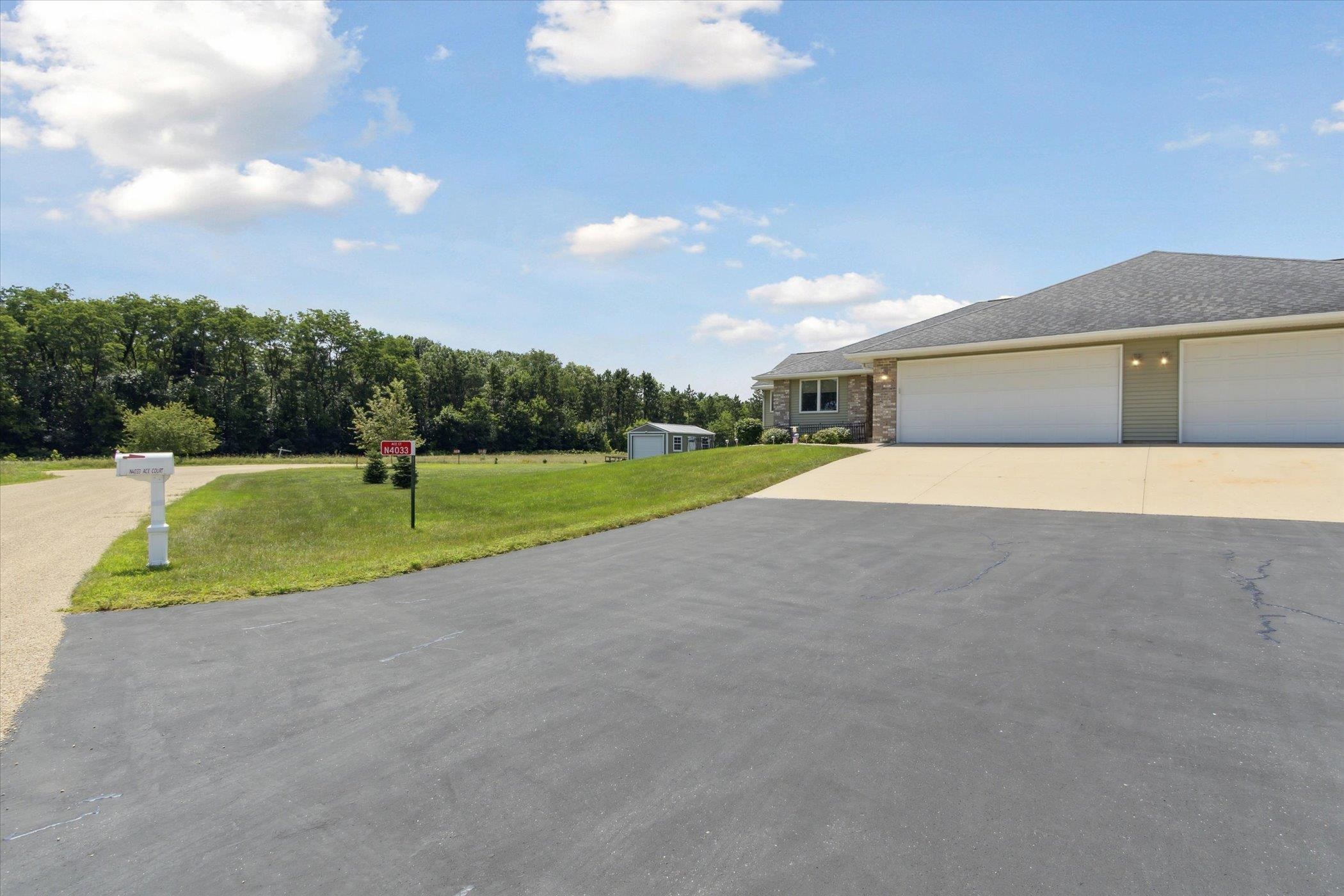 N4033 Ace Court