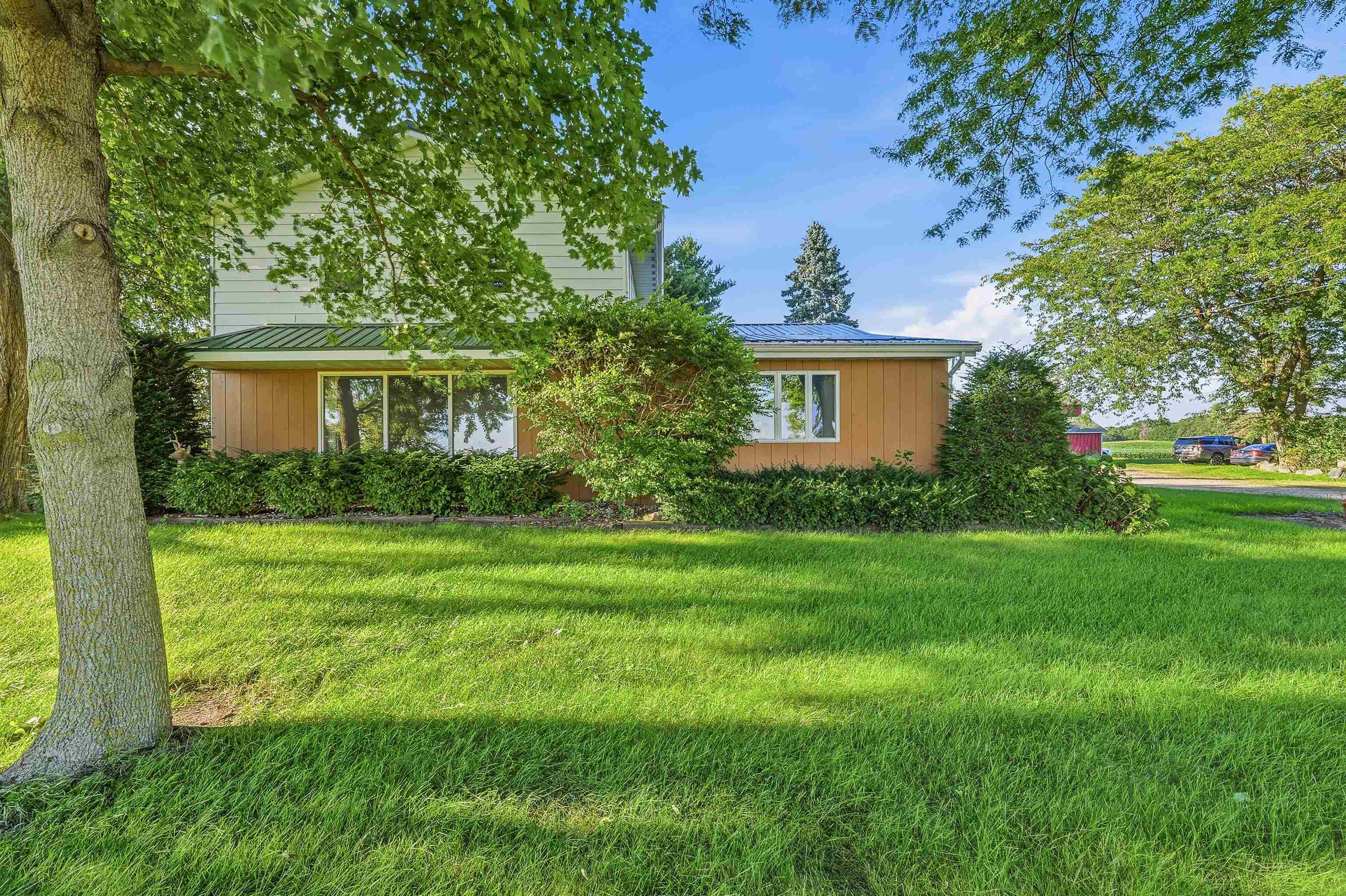 W7274 STATE ROAD 33
