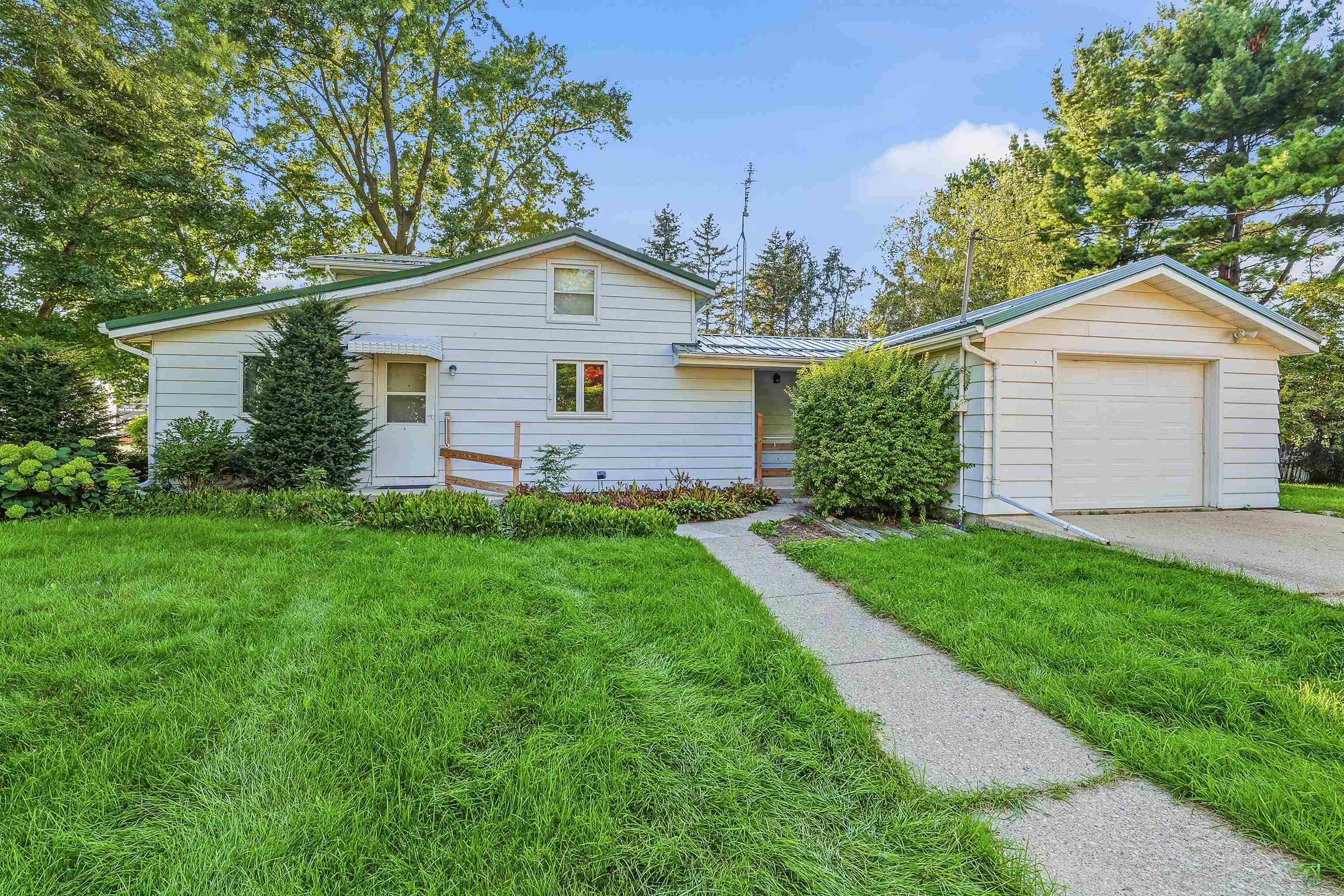 W7274 STATE ROAD 33