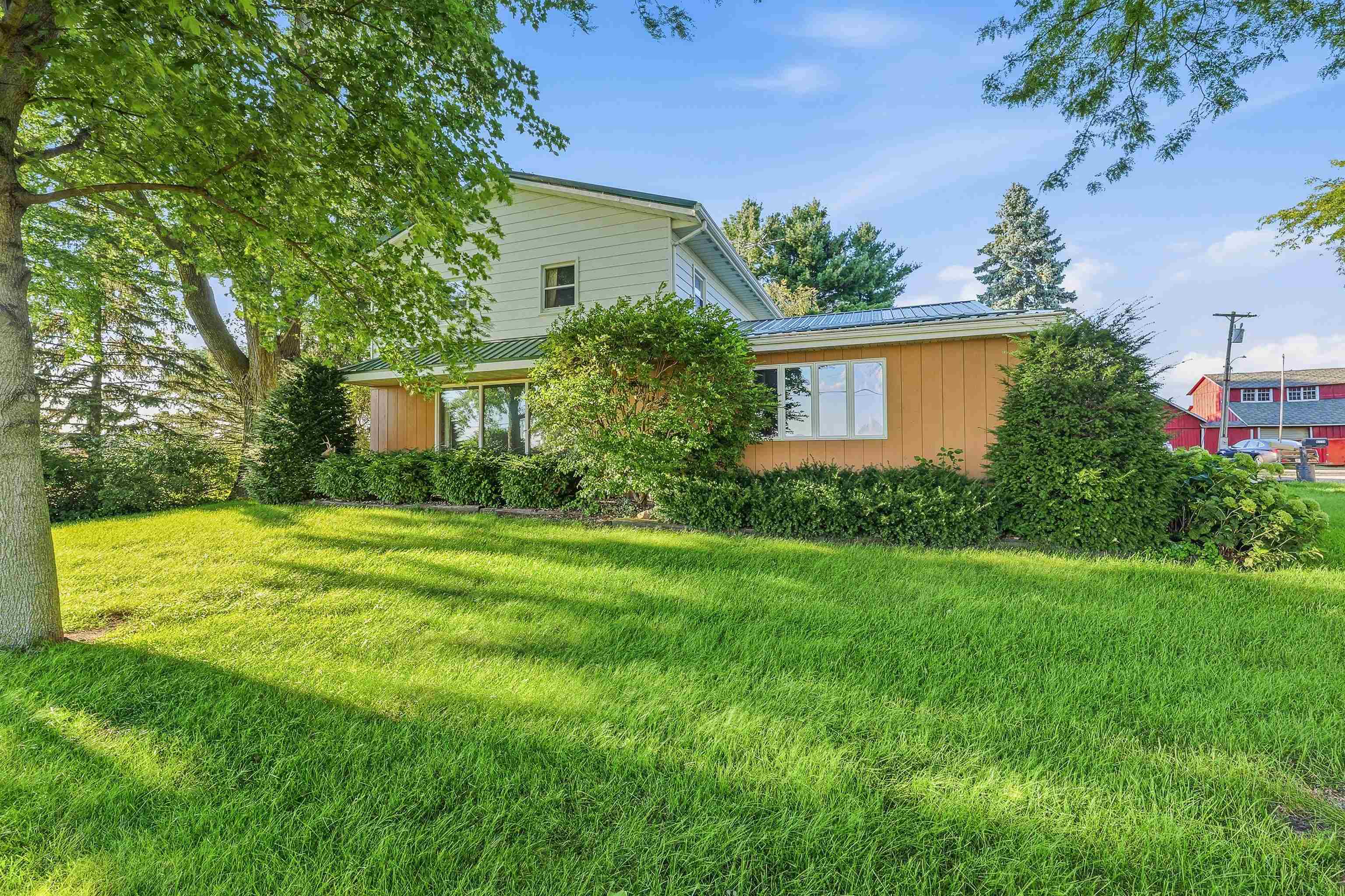 W7274 STATE ROAD 33