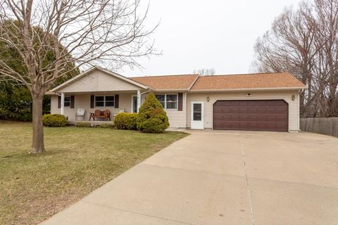 Photo of 1810 15th Street, Hazel Green, WI 53811 (MLS # 2018342)