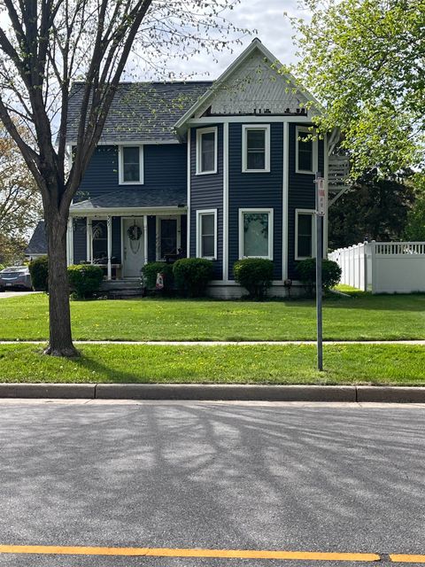 Photo of 309-1/2 N Main Street 309 #309, Deerfield, WI 53531 (MLS # 2021985)