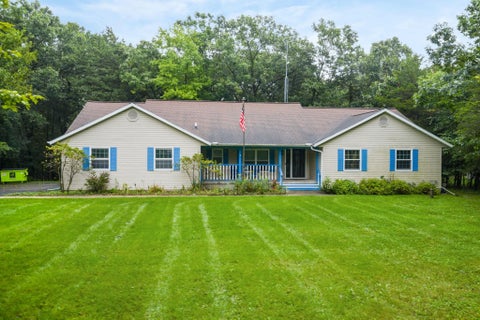 Photo of S3714 S Bent Tree Drive, Baraboo, WI 53913 (MLS # 2033357)