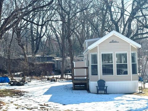 Photo of 506 Sunset Circle, Edgerton, WI 53534 (MLS # 2016615)