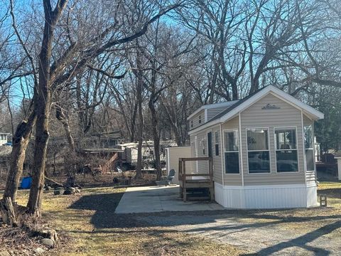 Photo of 506 Sunset Circle, Edgerton, WI 53534 (MLS # 2016615)