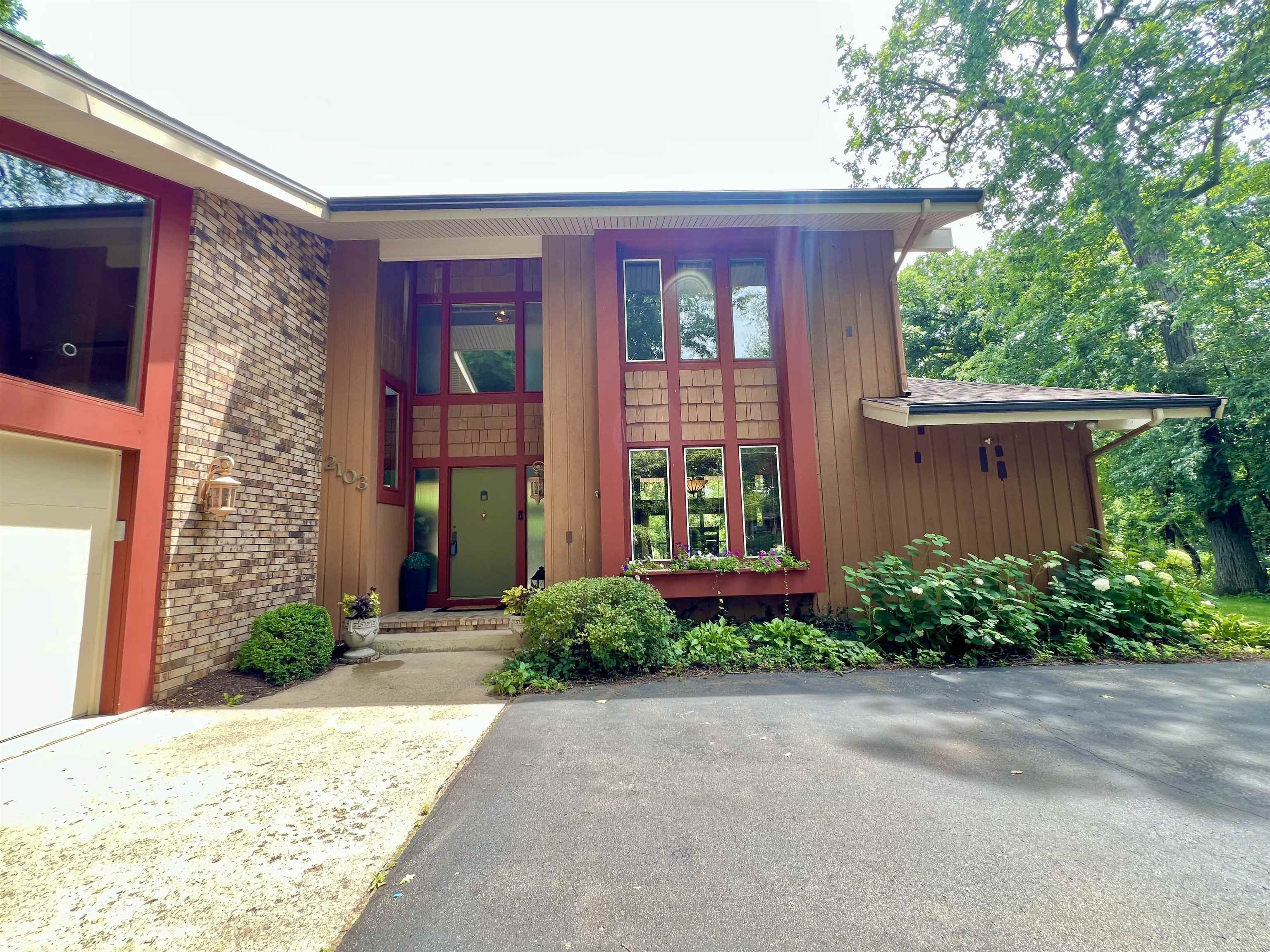 2103 W Collingswood Drive