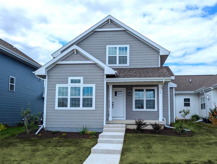 Photo 1 of 65 — 14 Bluestem Pass, Mount Horeb, WI 53572