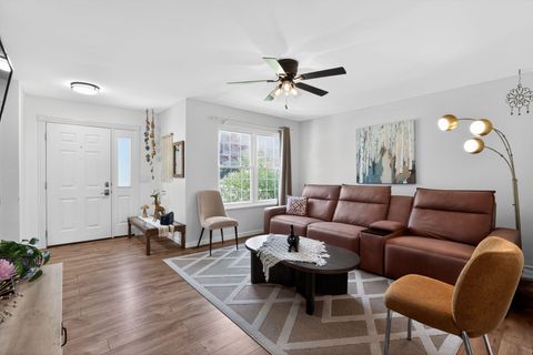 Photo of 913 N CLOVER Lane C #C, Cottage Grove, WI 53527 (MLS # 2023235)