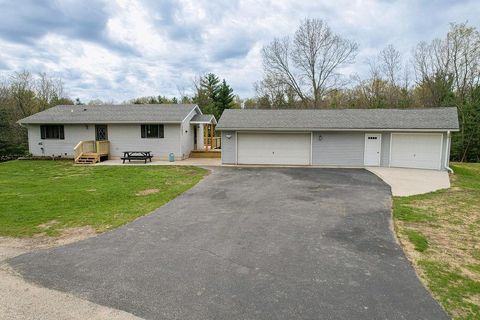 Photo of 3392 W 3rd Lane, Oxford, WI 53952 (MLS # 2022106)
