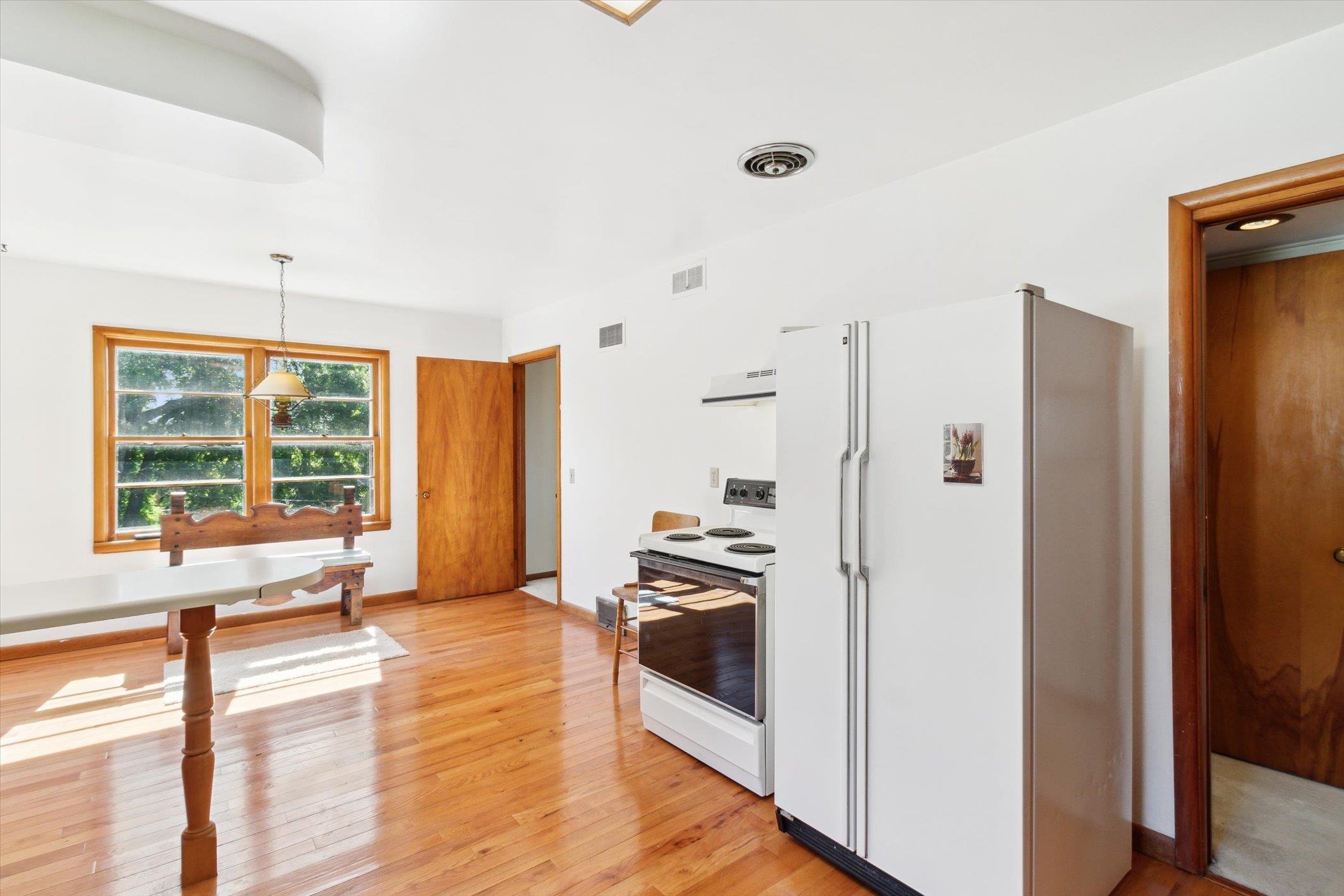 Baraboo, Wisconsin 53913, United States, 3 Bedrooms Bedrooms, ,2 BathroomsBathrooms,Residential,Active,165061