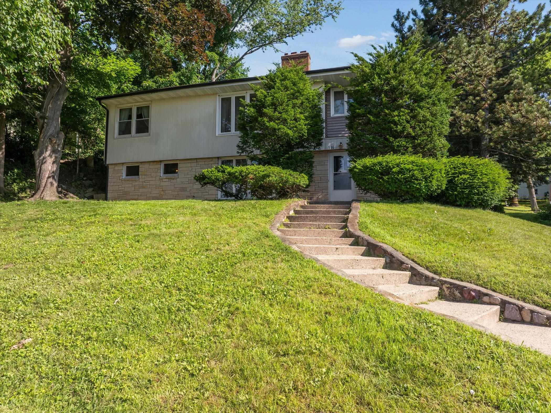 Baraboo, Wisconsin 53913, United States, 3 Bedrooms Bedrooms, ,2 BathroomsBathrooms,Residential,Active,165061