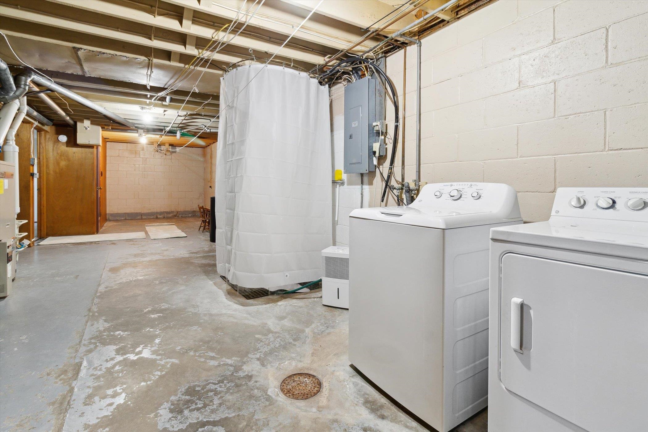 Baraboo, Wisconsin 53913, United States, 3 Bedrooms Bedrooms, ,2 BathroomsBathrooms,Residential,Active,165061