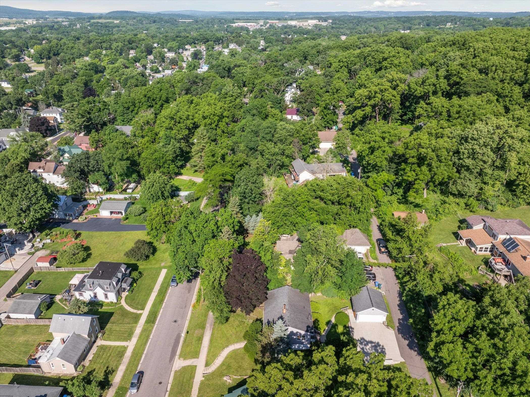 Baraboo, Wisconsin 53913, United States, 3 Bedrooms Bedrooms, ,2 BathroomsBathrooms,Residential,Active,165061