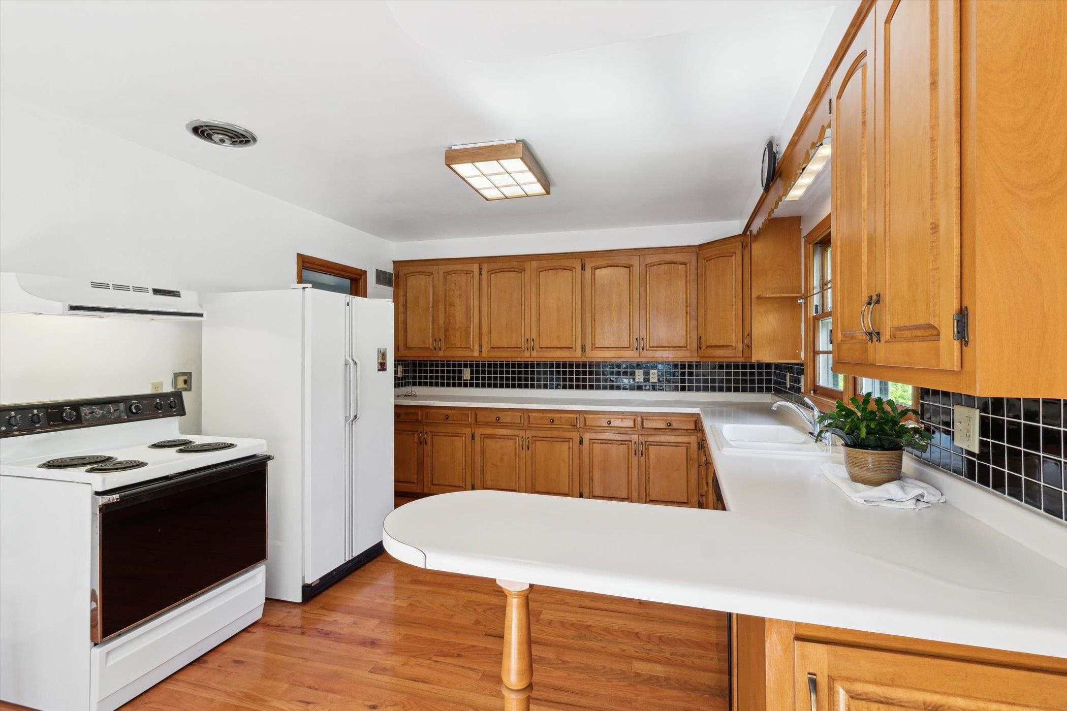 Baraboo, Wisconsin 53913, United States, 3 Bedrooms Bedrooms, ,2 BathroomsBathrooms,Residential,Active,165061