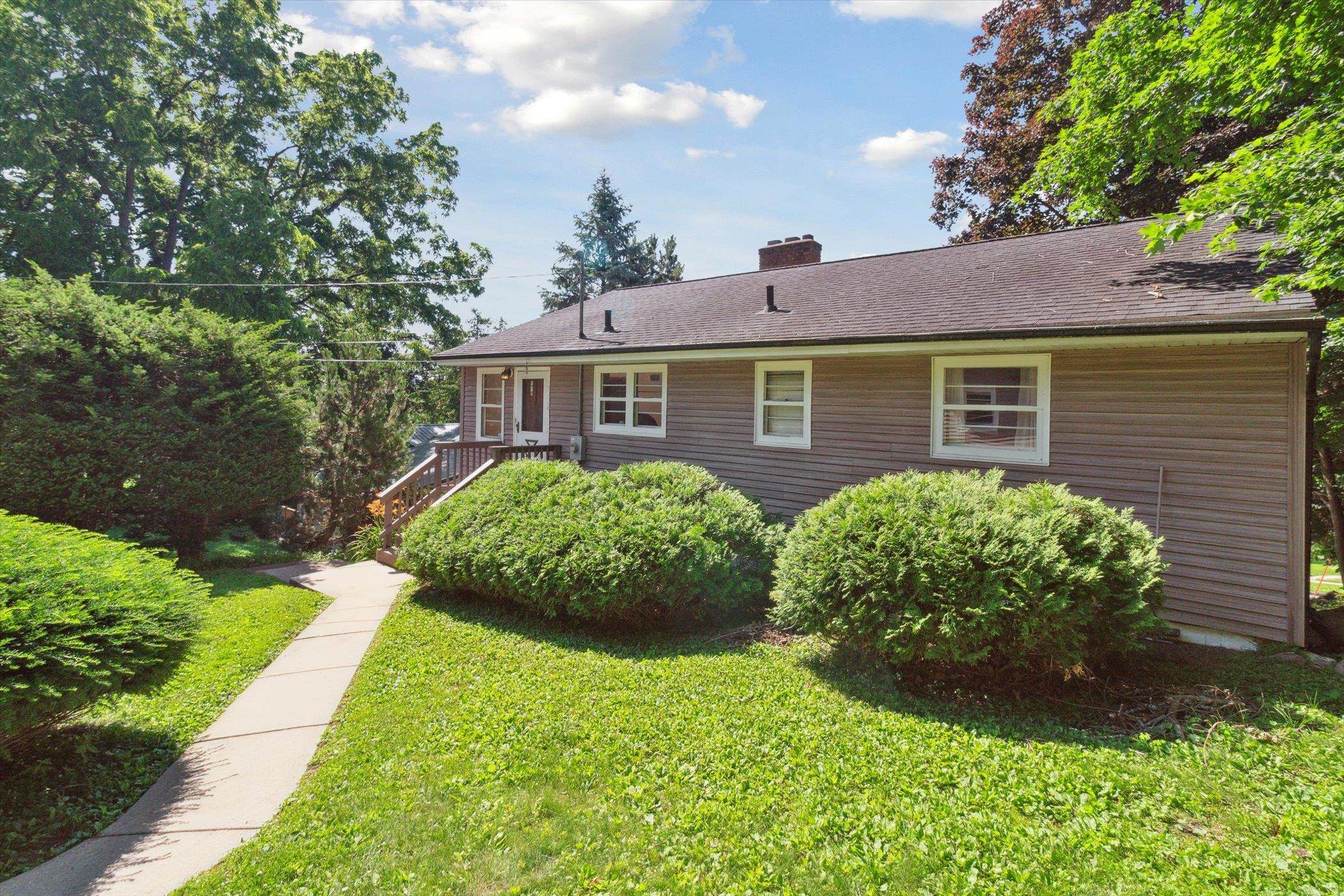 Baraboo, Wisconsin 53913, United States, 3 Bedrooms Bedrooms, ,2 BathroomsBathrooms,Residential,Active,165061