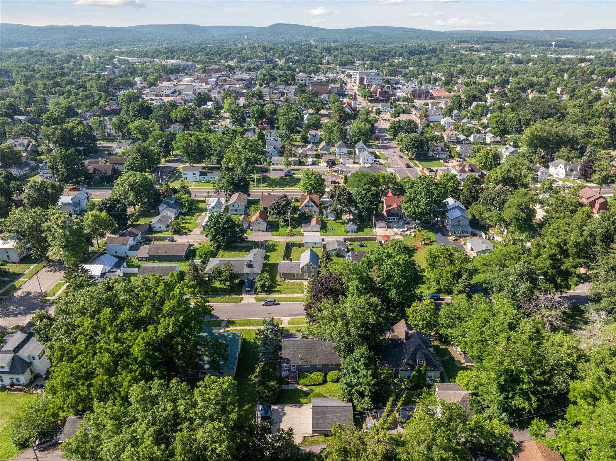 Baraboo, Wisconsin 53913, United States, 3 Bedrooms Bedrooms, ,2 BathroomsBathrooms,Residential,Active,165061