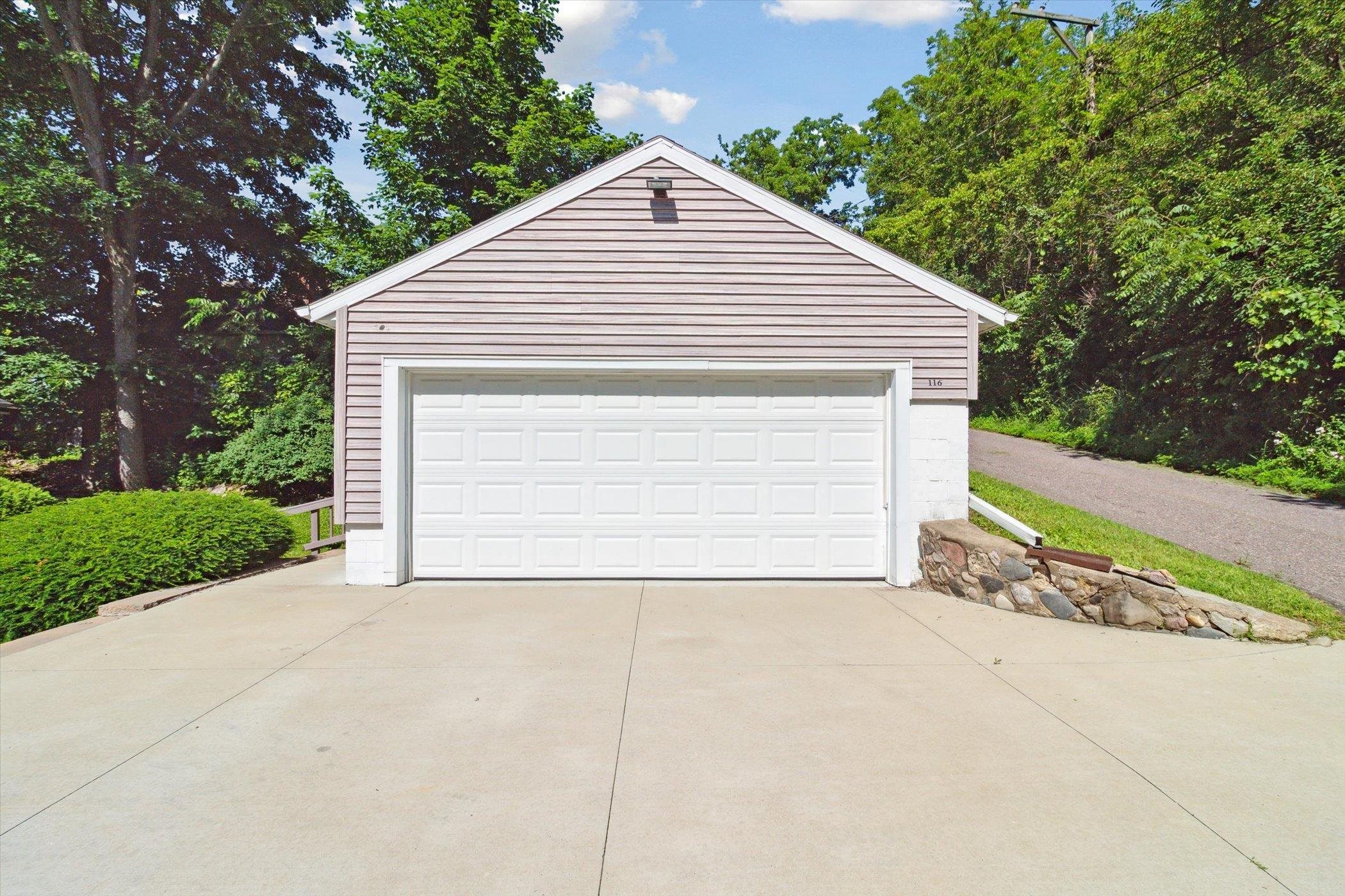 Baraboo, Wisconsin 53913, United States, 3 Bedrooms Bedrooms, ,2 BathroomsBathrooms,Residential,Active,165061