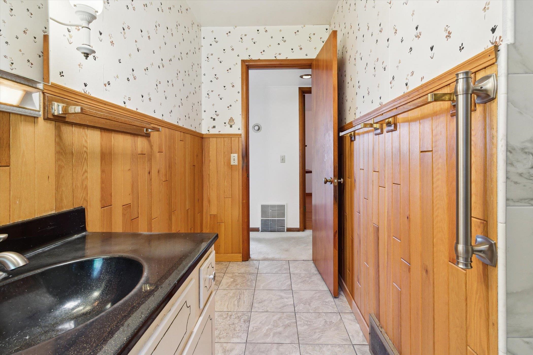 Baraboo, Wisconsin 53913, United States, 3 Bedrooms Bedrooms, ,2 BathroomsBathrooms,Residential,Active,165061