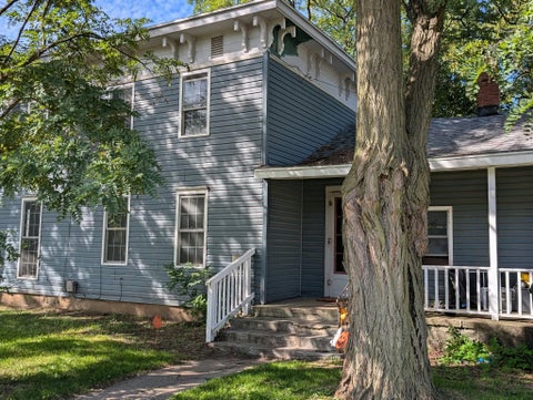 Photo of 303 St Lawrence Avenue, Beloit, WI 53511 (MLS # 2033400)