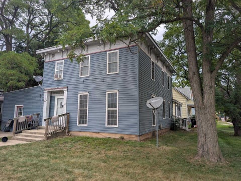 Photo of 303 St Lawrence Avenue, Beloit, WI 53511 (MLS # 2033400)
