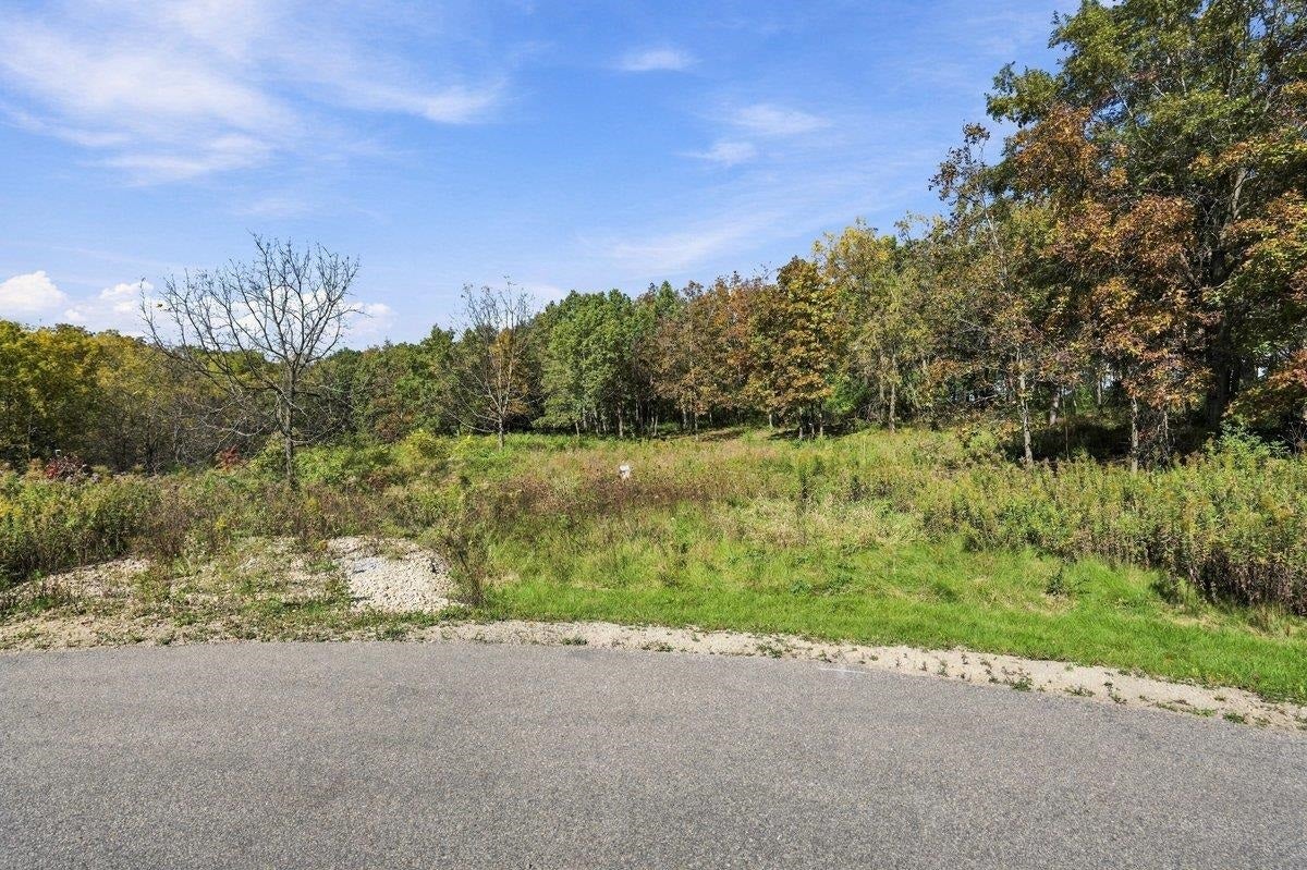 L7 Fawn Meadow Lane