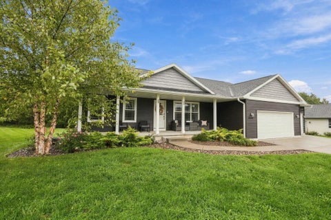 Photo of 444 Fairfield Circle, Edgerton, WI 53534 (MLS # 2032844)
