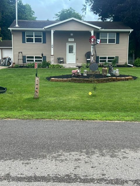 Photo of 4733 W Oakwood Park Drive, Janesville, WI 53548 (MLS # 2026223)