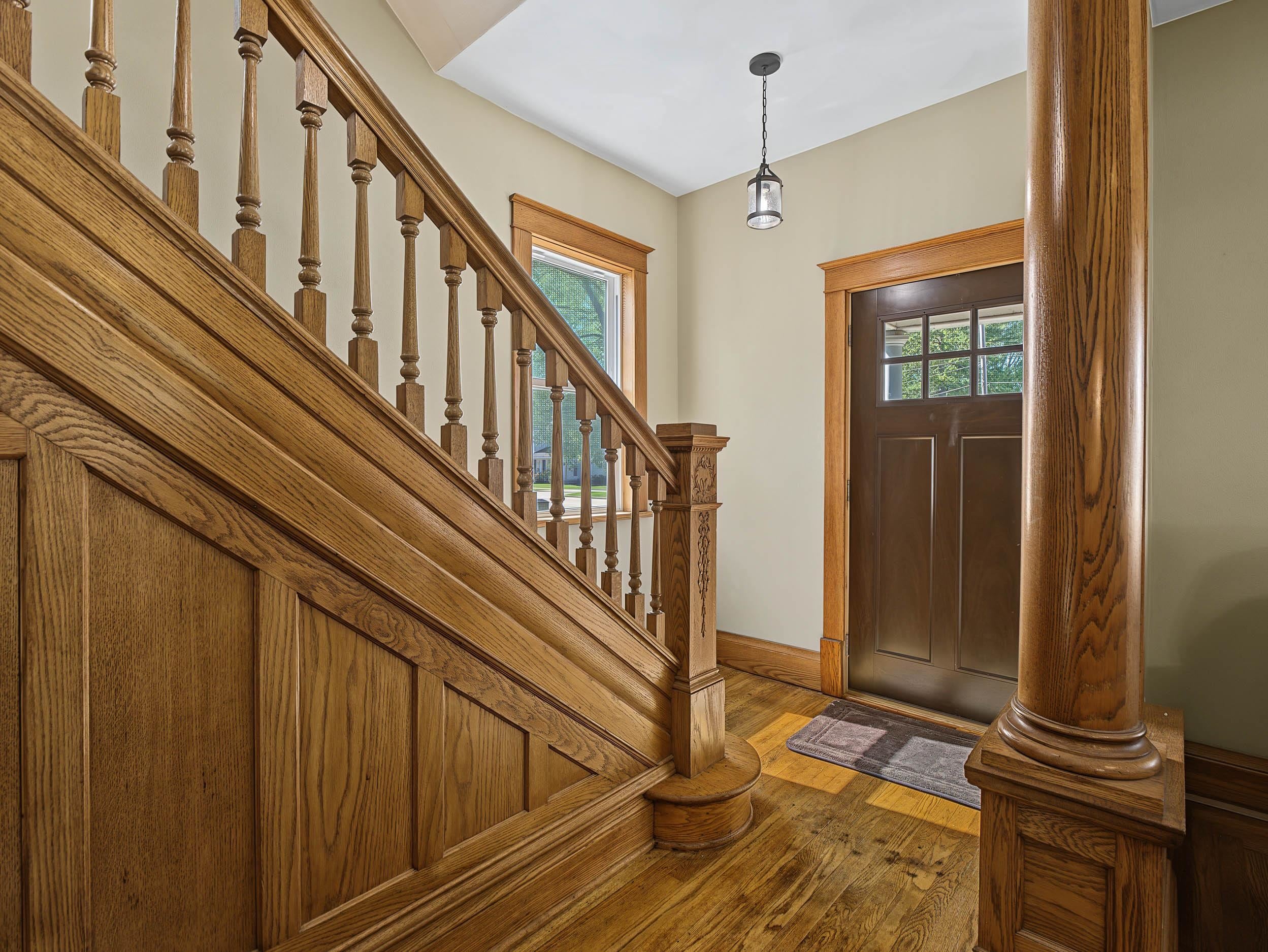 1202 1st Center Avenue - Photo 2
