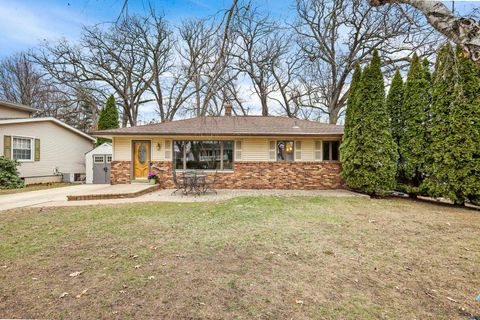 Photo of 5111 Arrowhead Drive, Monona, WI 53716 (MLS # 2018896)