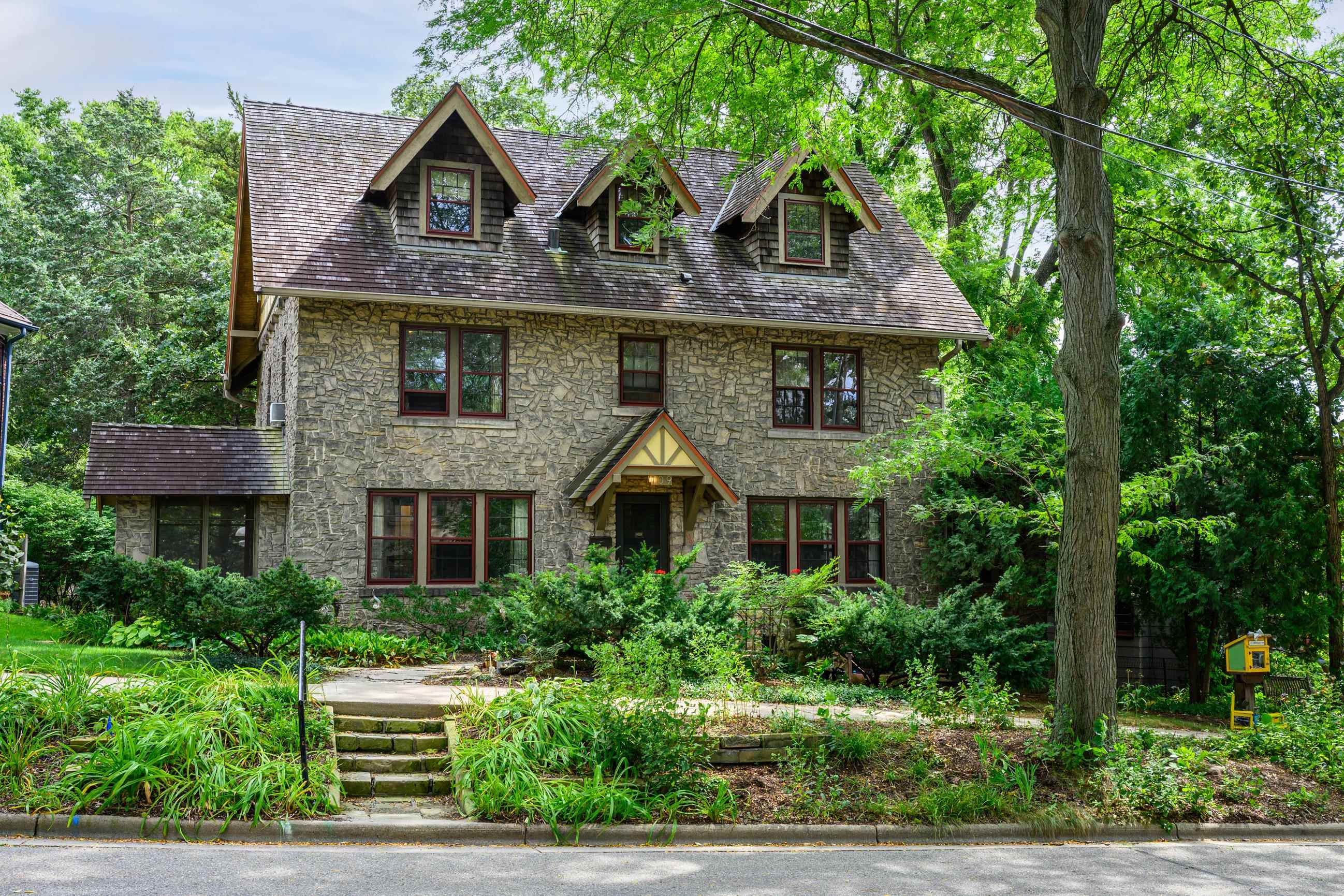 109 N Roby Road
