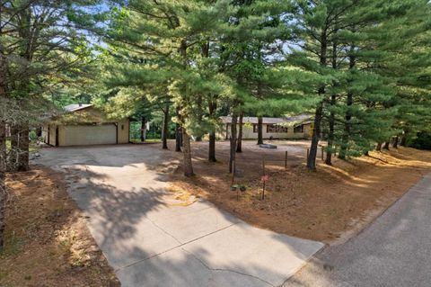 Photo of W7092 N Oakwood Circle, Neshkoro, WI 54960 (MLS # 2025614)