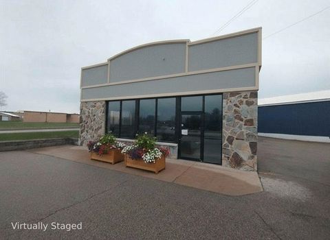 Photo of 606 S Fulton Street, Princeton, WI 54968 (MLS # 1928908) Photo of 606 S Fulton Street, Princeton, WI 54968 (MLS # 1928908)