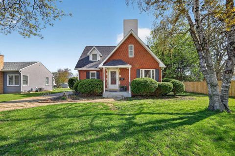 Photo of 1114 Sherman Avenue, Janesville, WI 53545 (MLS # 2022235)