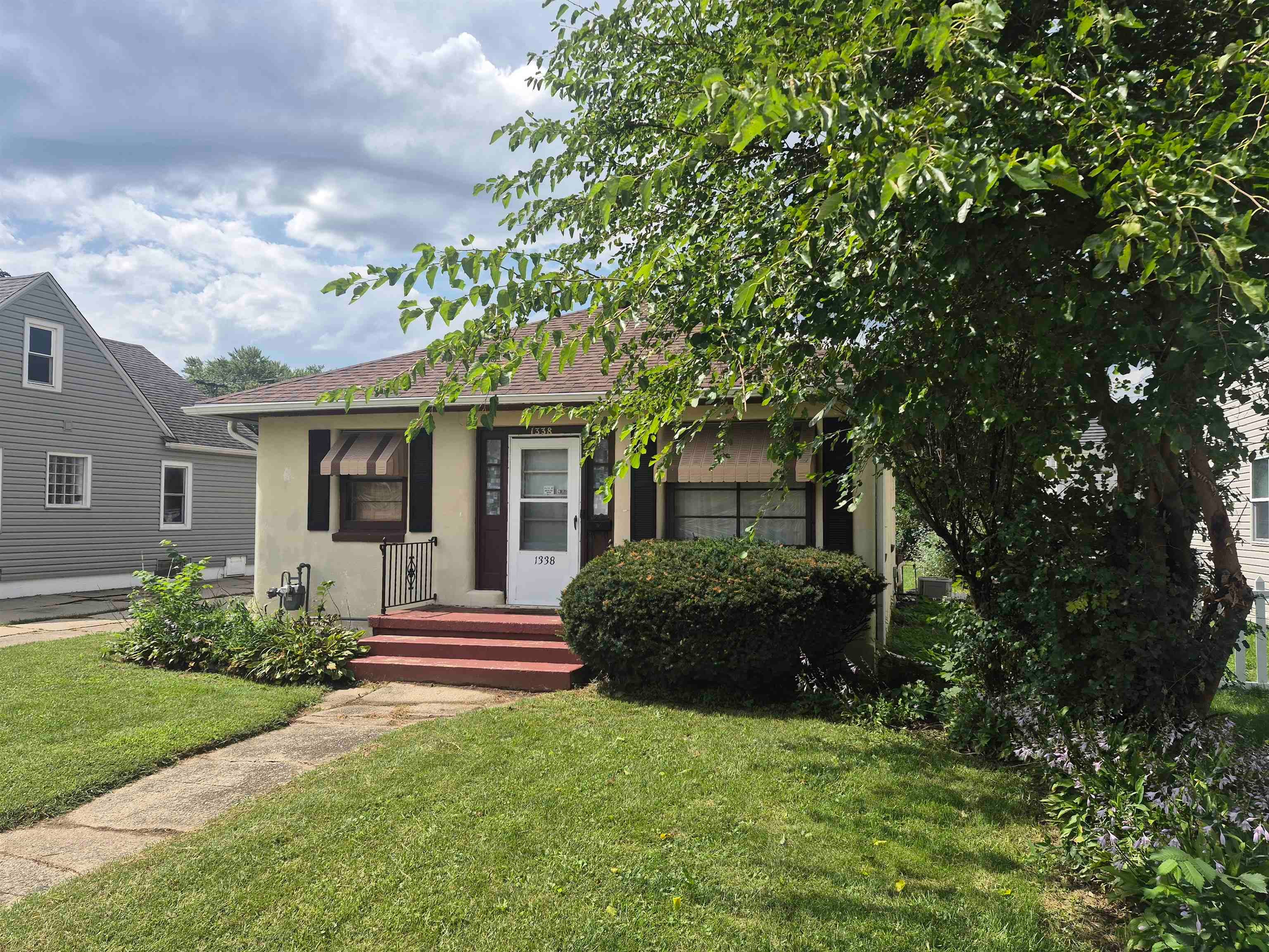 1338 Center Avenue