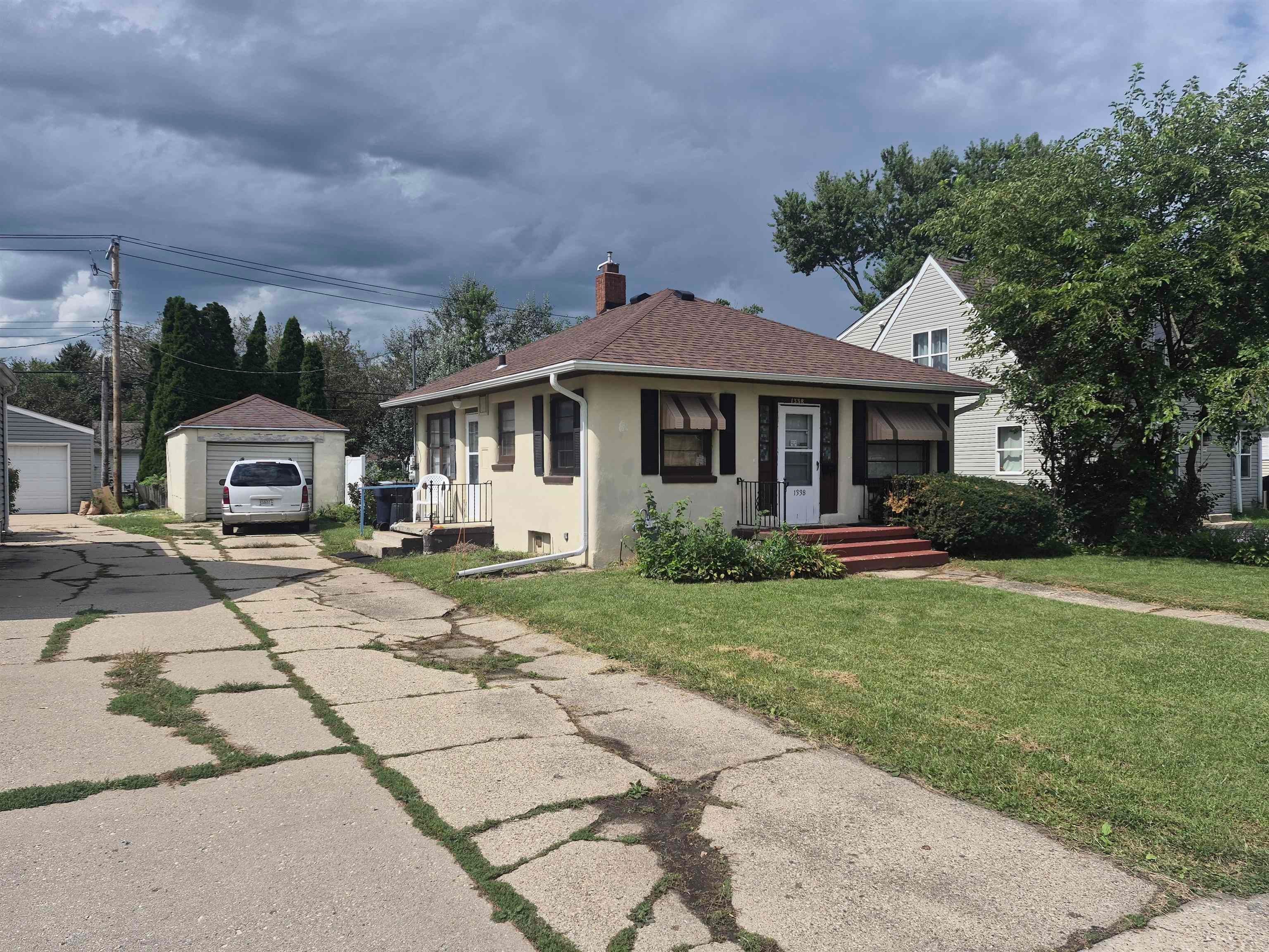 1338 Center Avenue