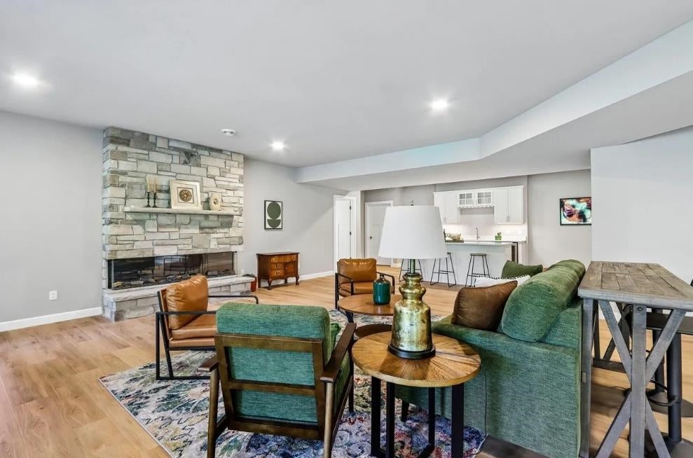 1628737236 Real Estate Search