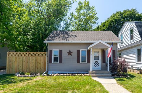 Photo of 510 S Franklin Street, Janesville, WI 53548 (MLS # 2027962)
