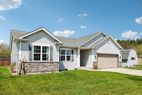 Photo of 1120 Black Walnut Pass, Johnson Creek, WI 53038 (MLS # 2021285)