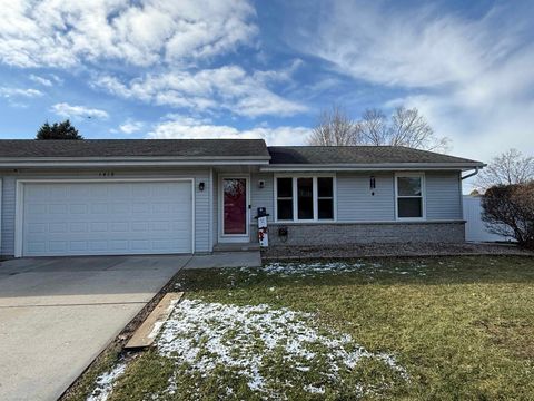 Photo of 1419 Dayton Drive, Janesville, WI 53546 (MLS # 2013245)