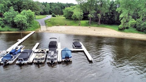 Tiny photo for Bldg 18 1-2 Greenway Crossing PV, Wisconsin Dells, WI 53965 (MLS # 1993673)