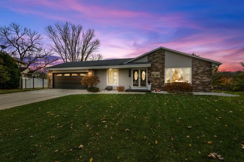 Photo of 4228 Park View Drive, Janesville, WI 53546 (MLS # 2012192)