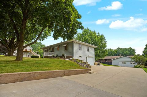 Photo of 1320 Birch Street, Hazel Green, WI 53811 (MLS # 2028537)