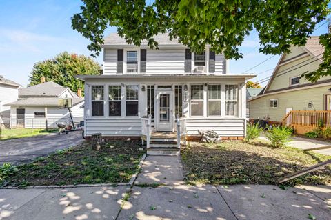 Photo of 616 West Street, Baraboo, WI 53913 (MLS # 2009894)