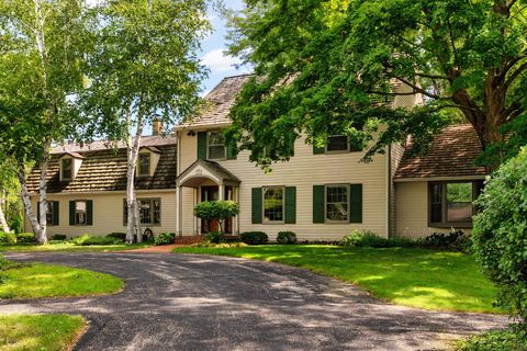 Photo of 1914 Eastwood Avenue, Janesville, WI 53545 (MLS # 2008453)