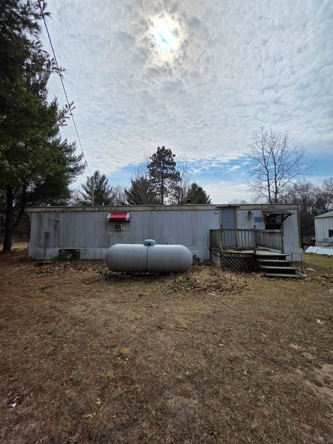 Photo of 915 Fur Avenue, Wisconsin Dells, WI 53965 (MLS # 2014037)