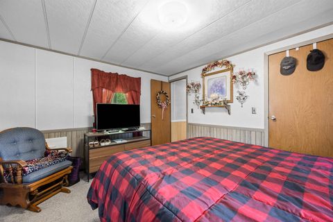 Tiny photo for 976 Blackhawk Court, Hancock, WI 54943 (MLS # 2003525)